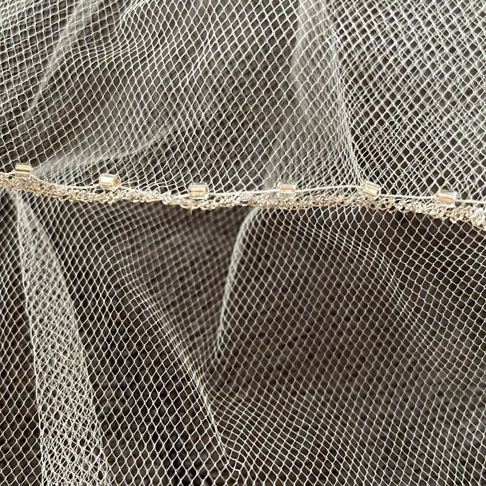 Veil with beading - Picture 7 of 9